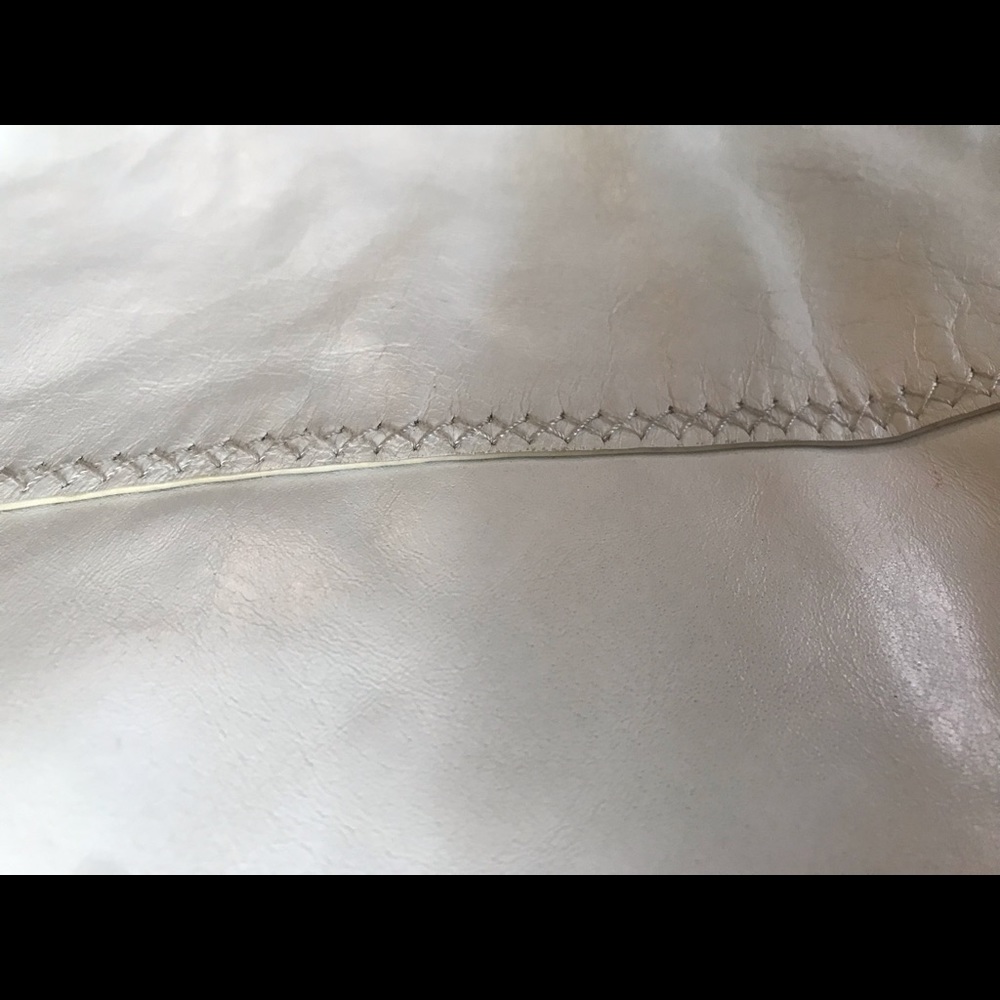 White bag - Picture 6 of 6